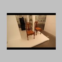 Stühle aus einem Speisezimmer, Foto Heinz Theuerkauf.jpg